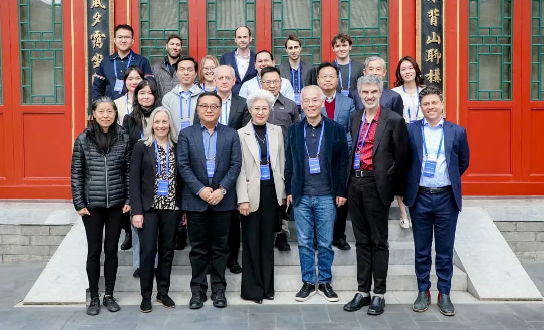 Hinton、Bengio等签署共识：北京AI安全国际对话收官，搭建中外AI安全合作平台